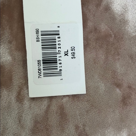 Lucky Brand Crush Velvet Top in Dusty Pink 🌸 - Picture 3 of 5